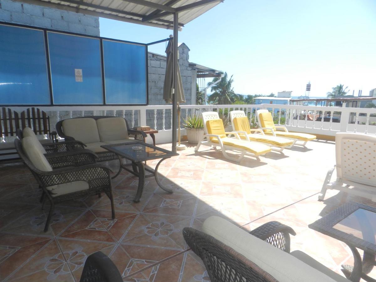Hostal Gardner Galapagos Puerto Ayora  Exterior photo