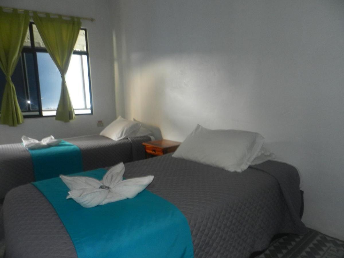 Hostal Gardner Galapagos Puerto Ayora  Exterior photo