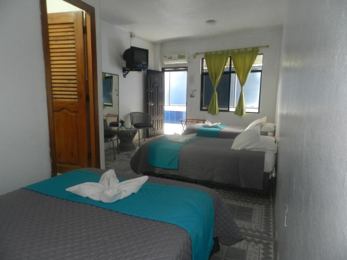 Hostal Gardner Galapagos Puerto Ayora  Exterior photo