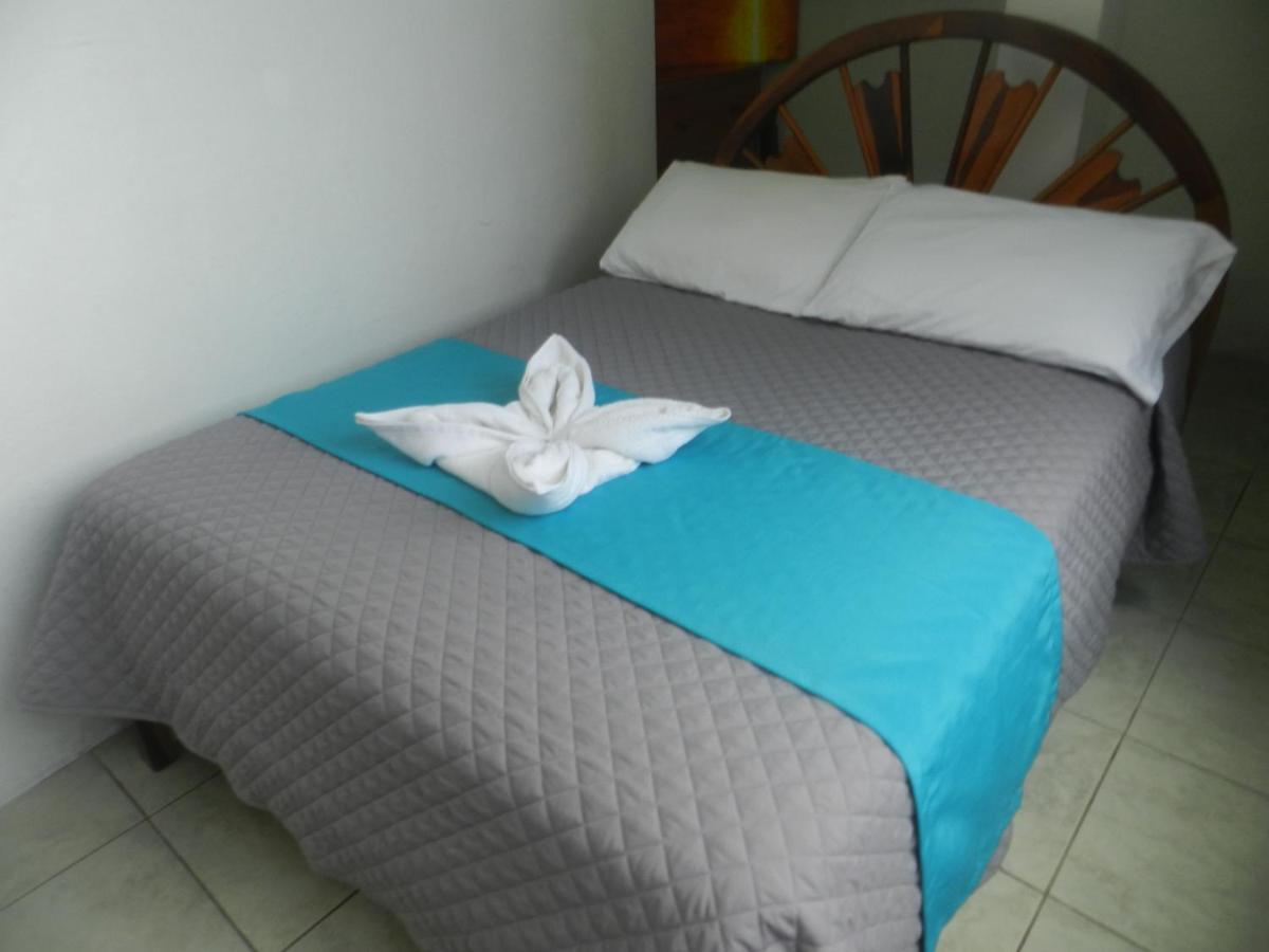 Hostal Gardner Galapagos Puerto Ayora  Exterior photo